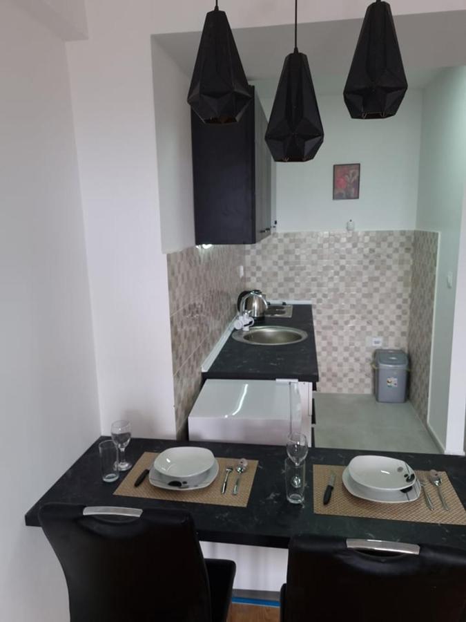 Porta Bus Station Apartment Skopje Luaran gambar