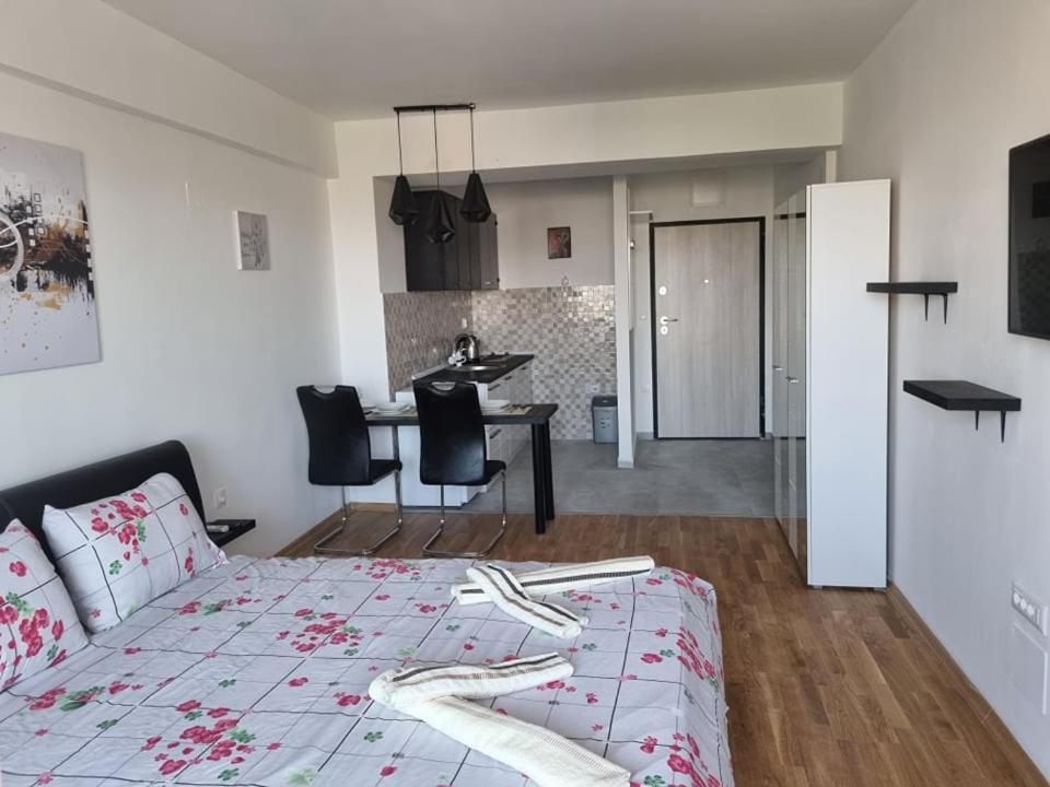 Porta Bus Station Apartment Skopje Luaran gambar