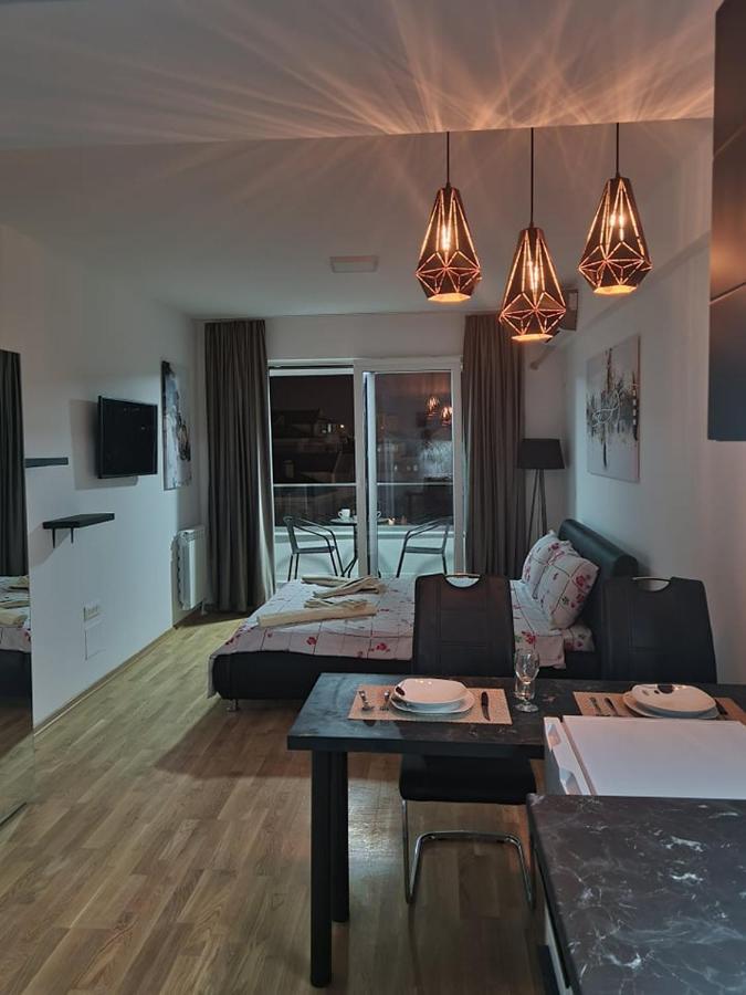 Porta Bus Station Apartment Skopje Luaran gambar